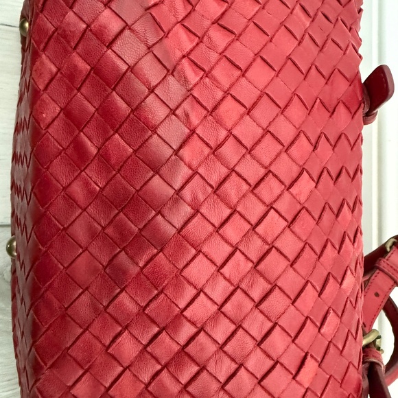 Bottega Veneta Intrecciato Montaigne Bag - Picture 6 of 8